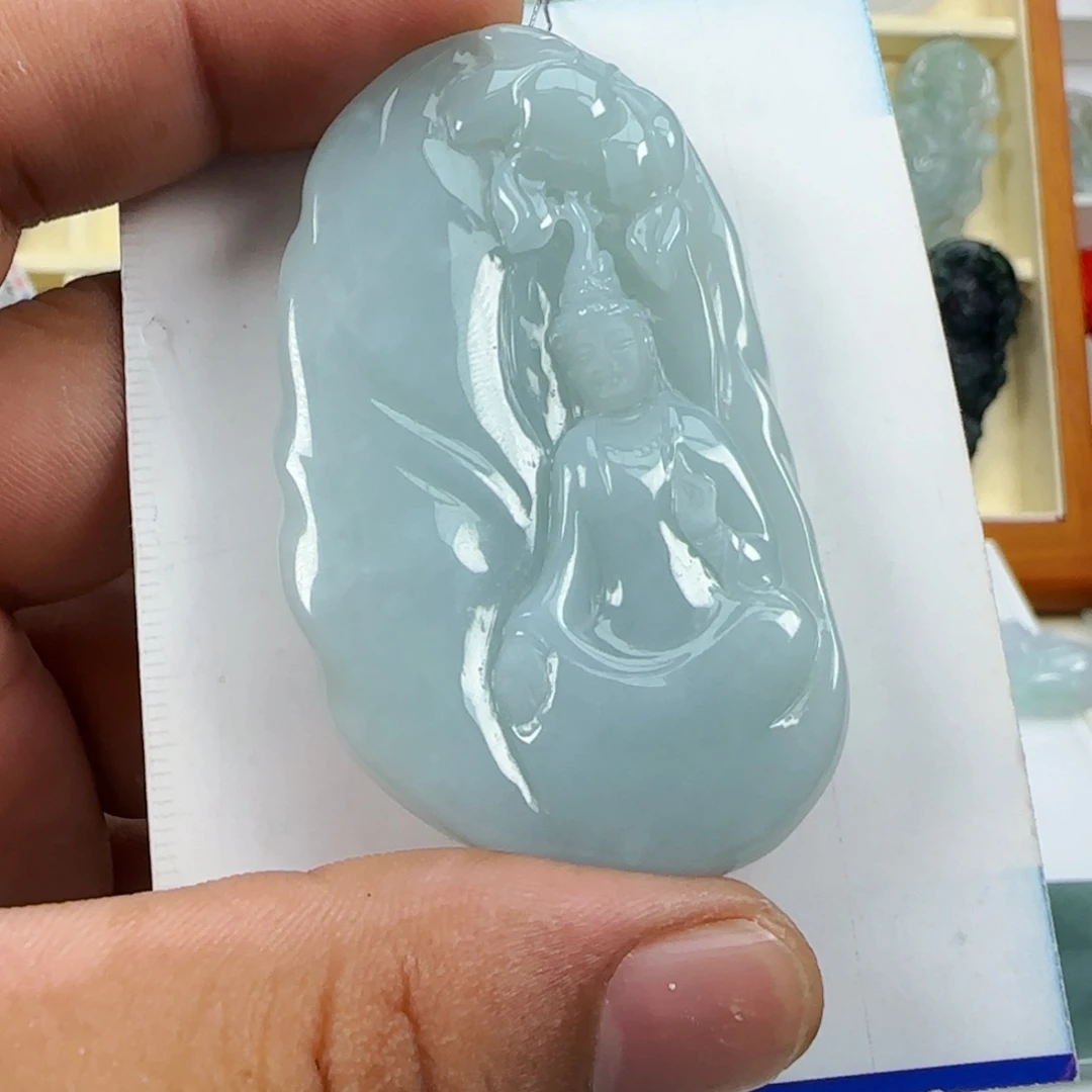翡翠未镶嵌颈饰小****），