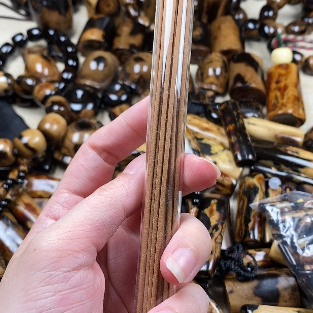 香榧木哈哈。海小柳，有机宝石，血柳