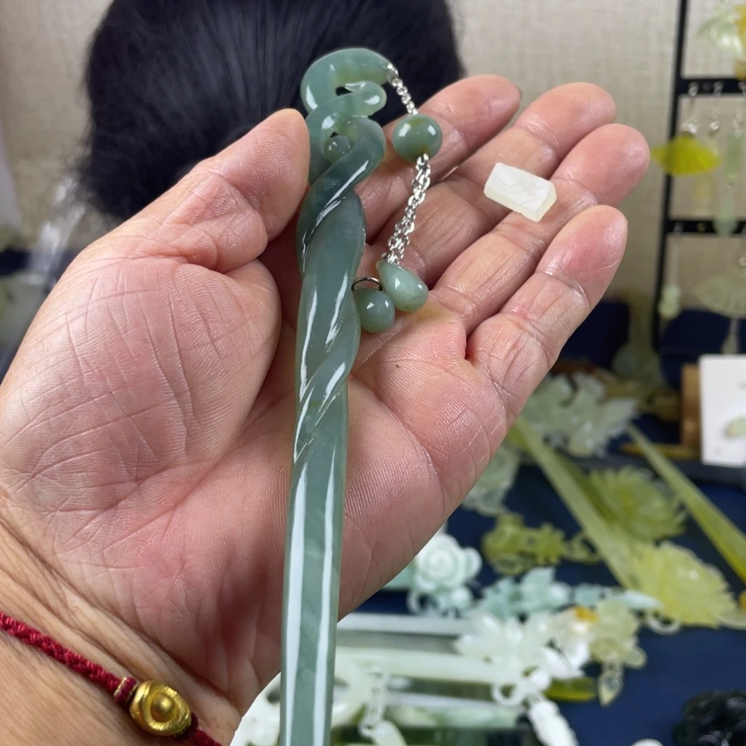 清***粥未镶嵌蛇纹石玉发饰
