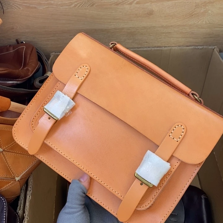 头层牛皮瑕疵单肩包原色宽24厘米