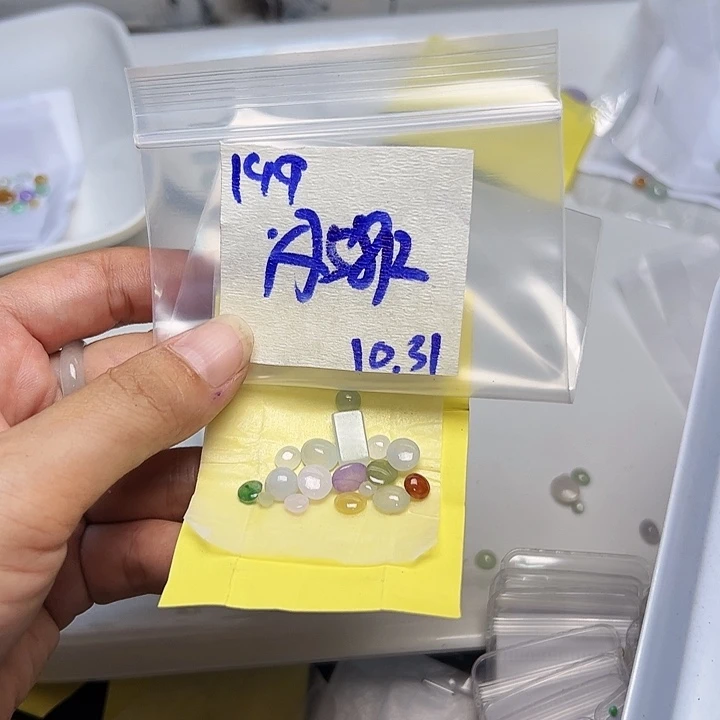 未镶嵌定制翡翠不