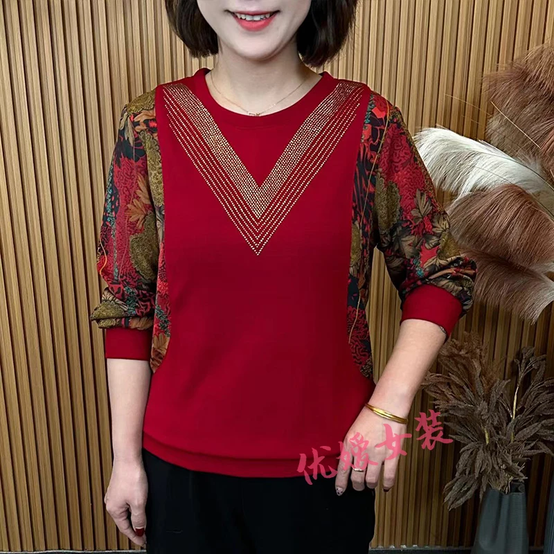 2025春节穿搭圆领拼接烫钻宽松显瘦百搭洋气妈妈装长袖上衣 A8801