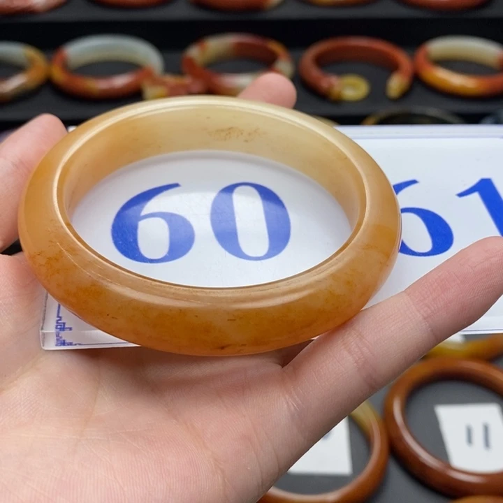 石英质玉（黄龙玉）手镯未镶嵌