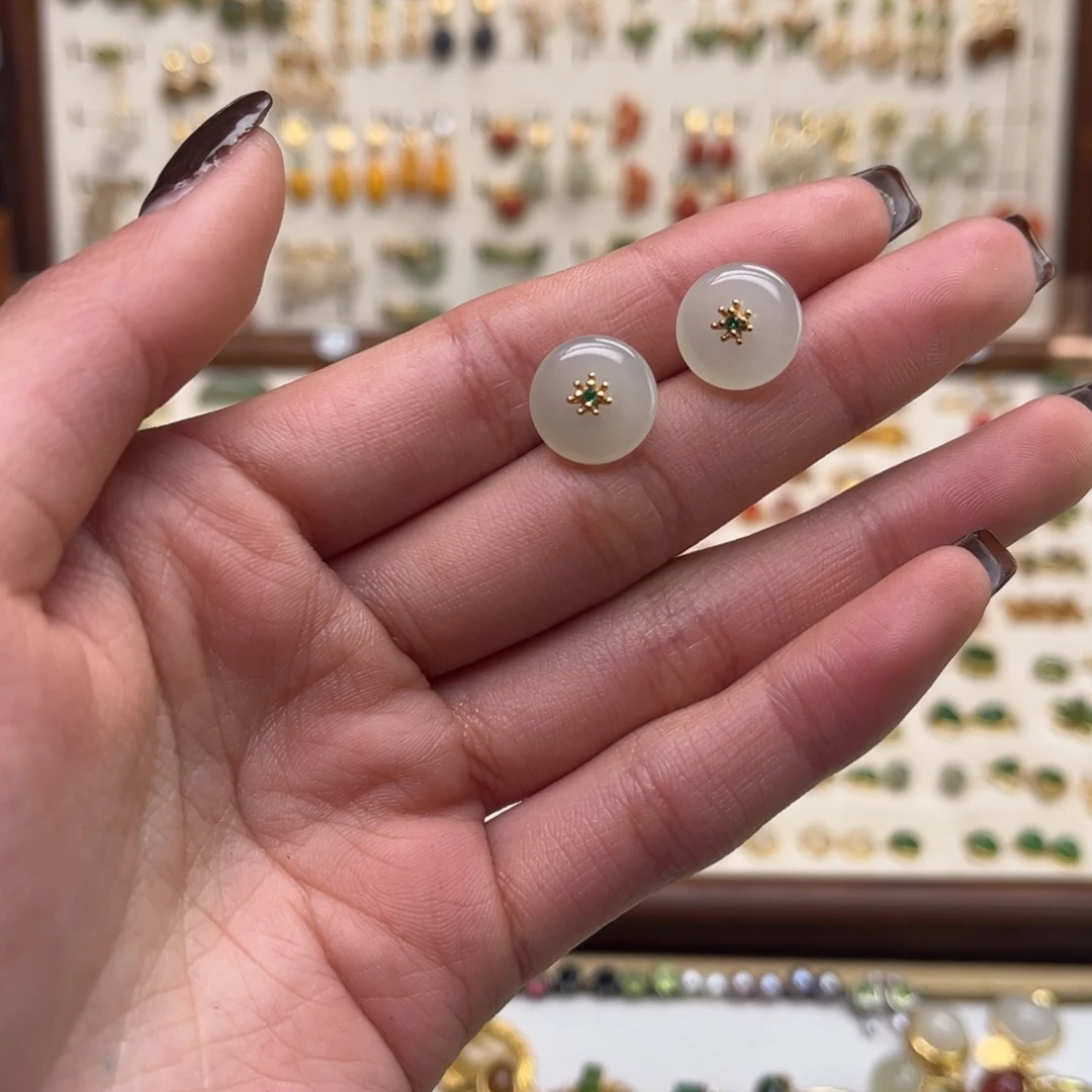 和田玉未镶嵌耳饰