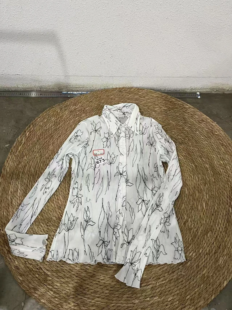 9仓样673   胸围112衣长60   白色印花翻领衬衫
