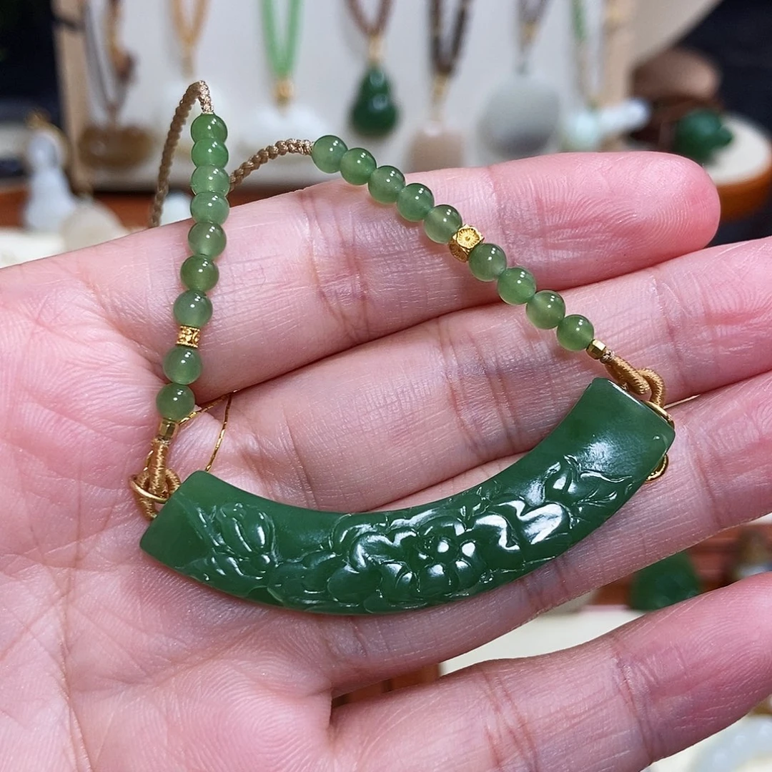 *****颈饰未镶嵌和田玉