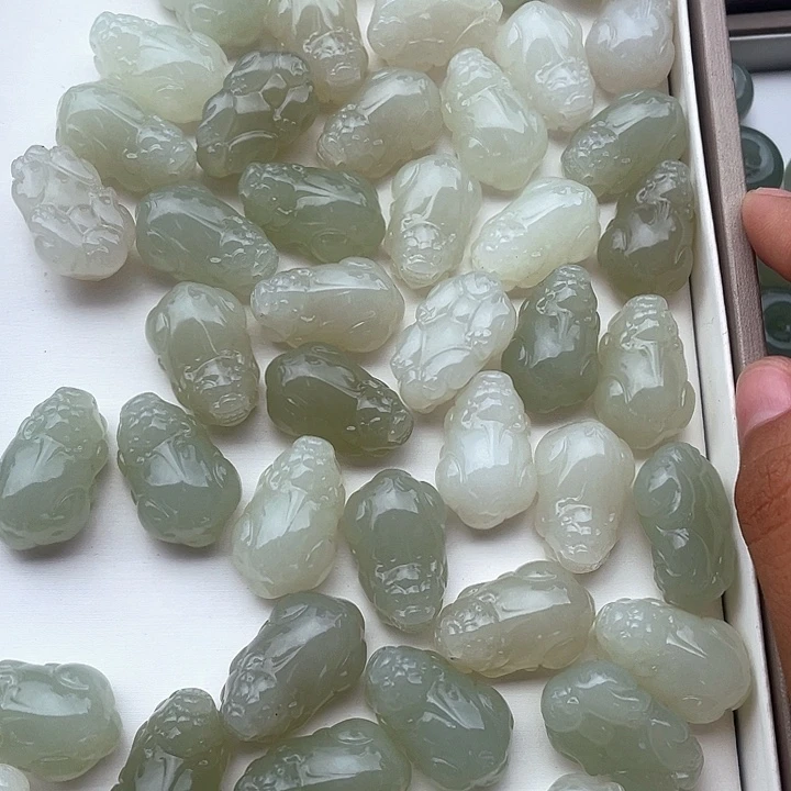 和田玉未镶嵌吊坠(不含链)约26貔貅（盼盼）多样性拍一发一