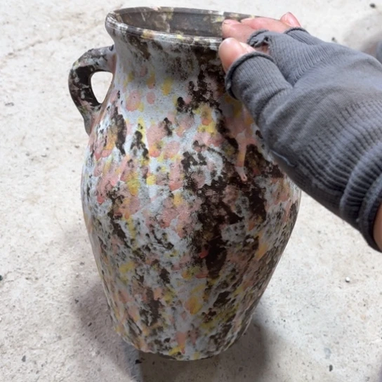 罐默认微瑕，有孔编号19-288