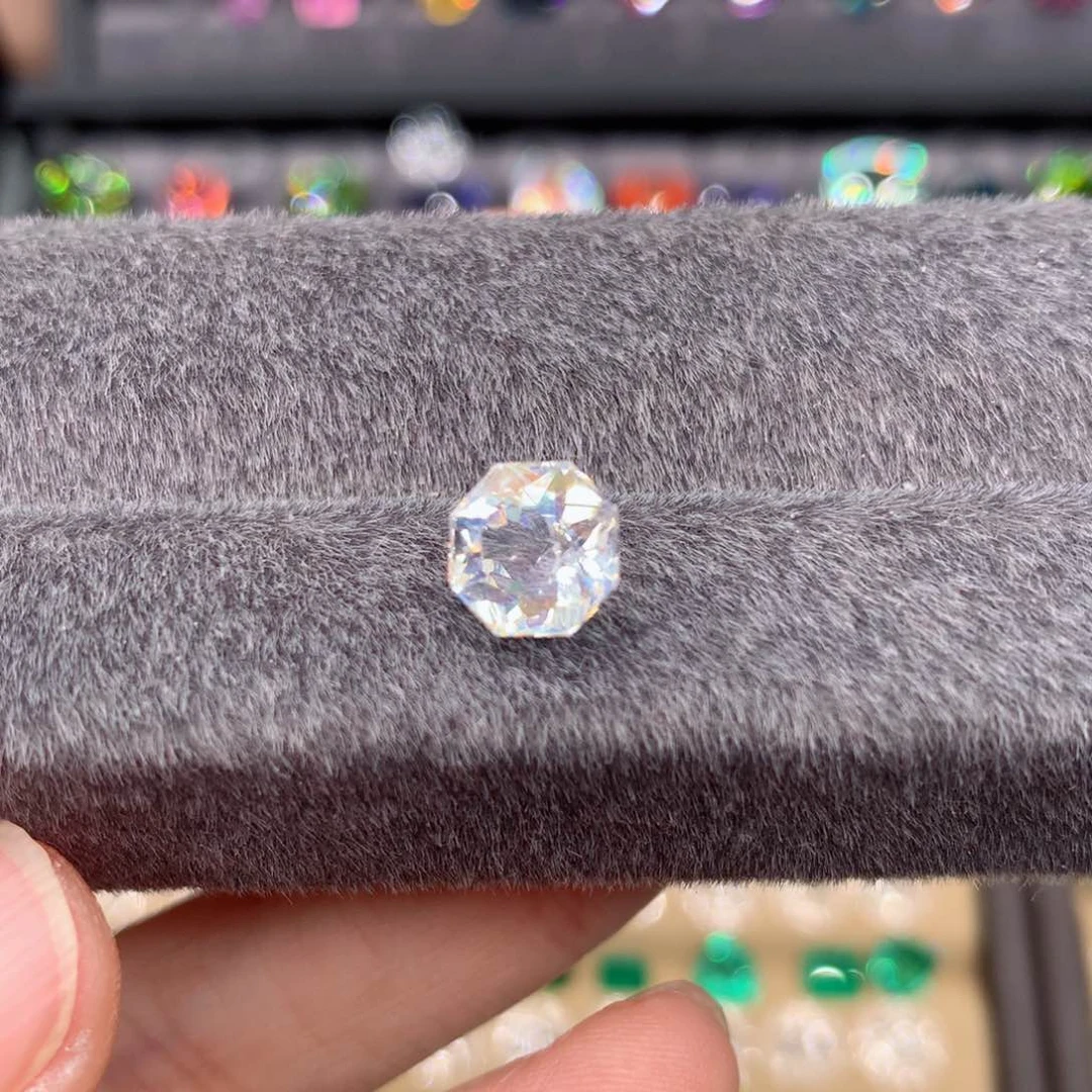 月光石裸石未镶嵌