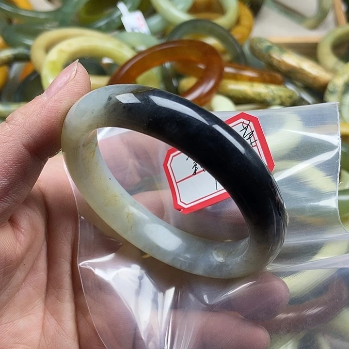 蛇纹石玉手镯未镶嵌鑫**荣