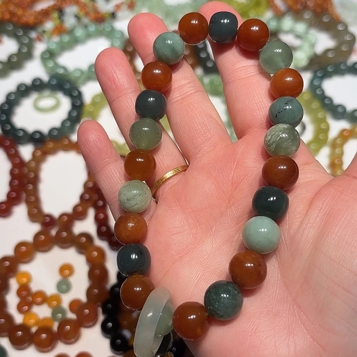 蛇纹石玉未镶嵌手持