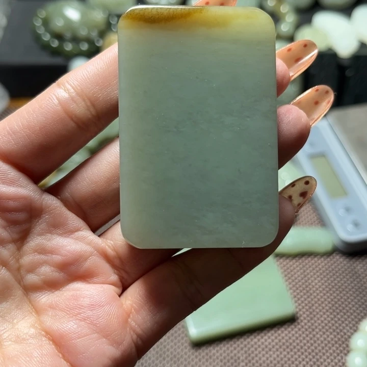 未镶嵌和田玉（糖玉）挂件李**，