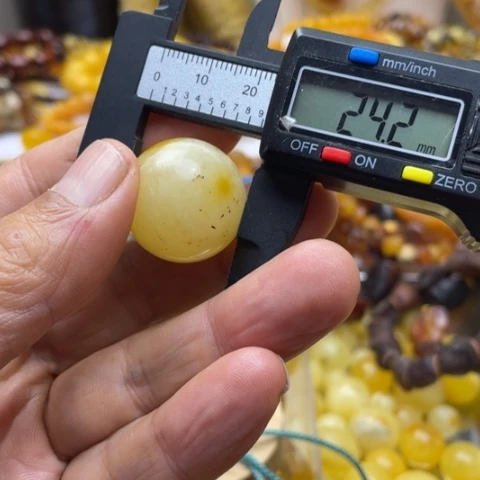 手串蜜蜡未镶嵌吊坠