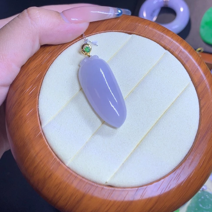 颈饰未镶嵌翡翠天然