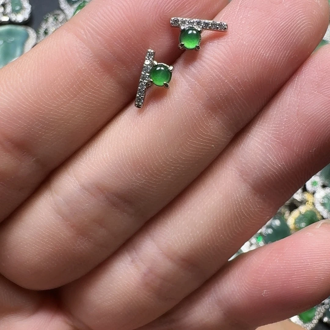 翡翠未镶嵌颈饰天然A货翡翠放漏