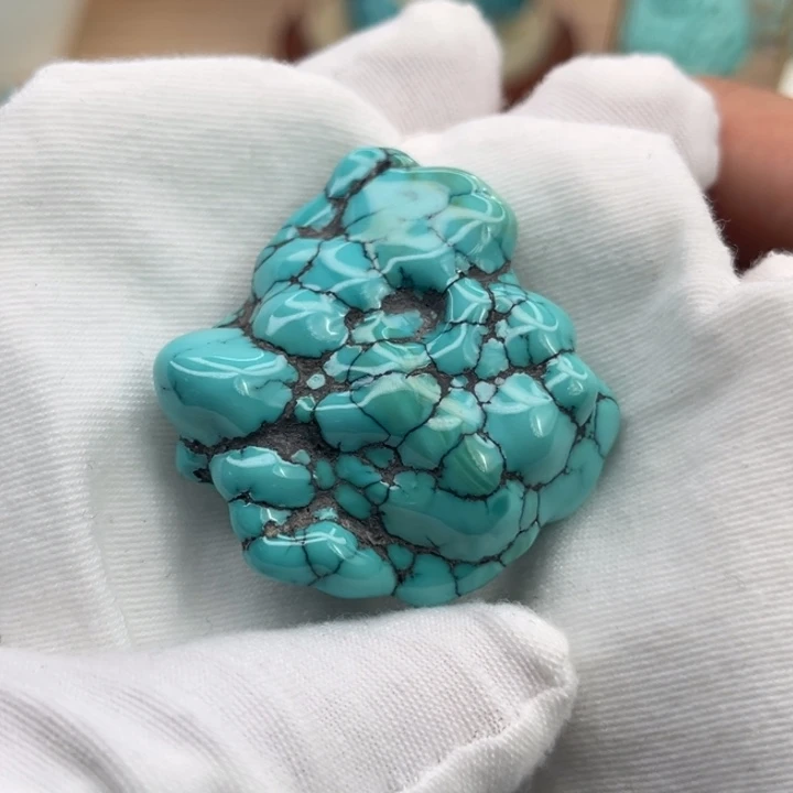 绿松石未镶嵌珠宝奇石