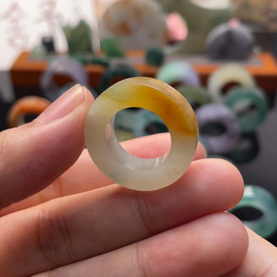 定制翡翠未镶嵌 红翡