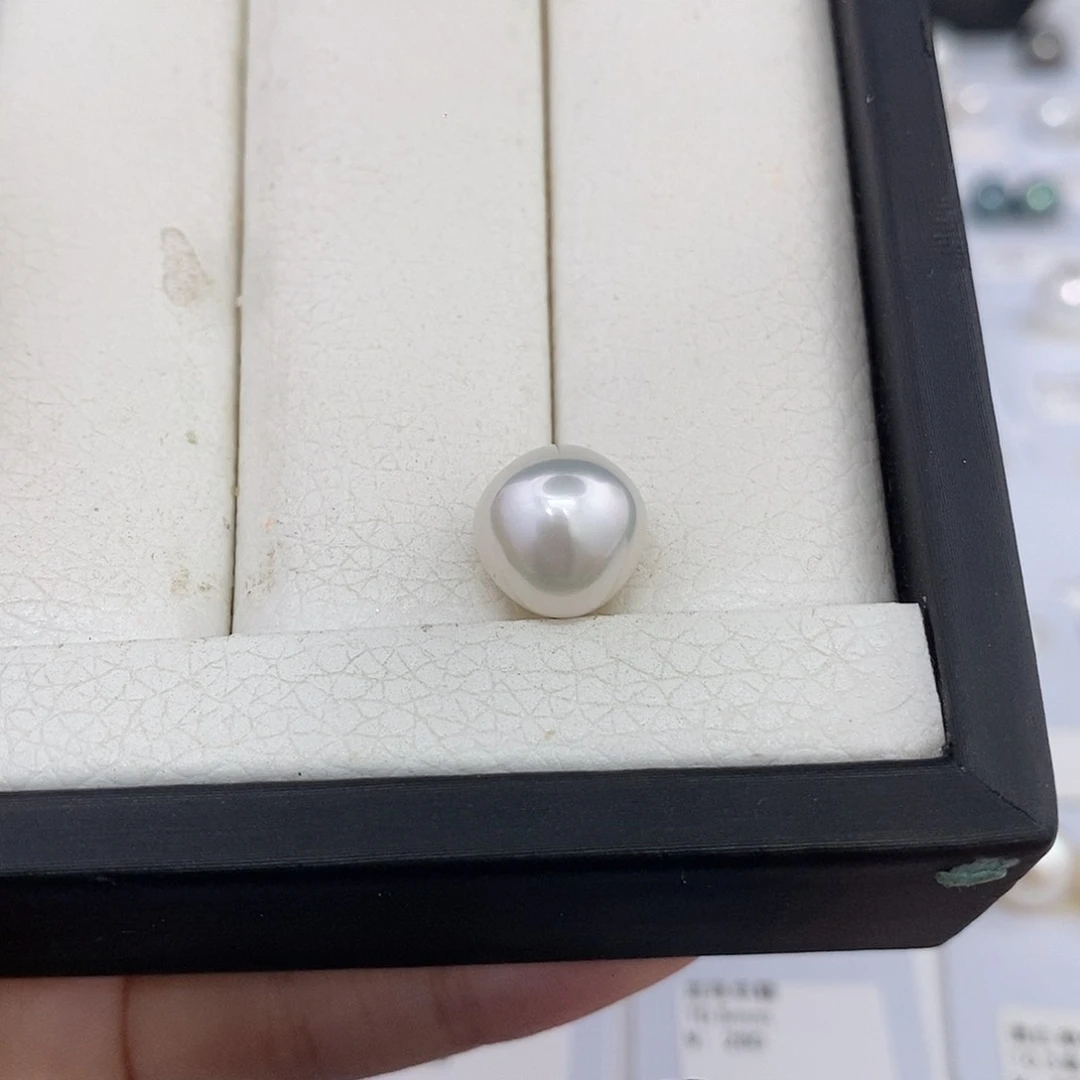 未镶嵌海水珍珠耳饰11.1mm澳白