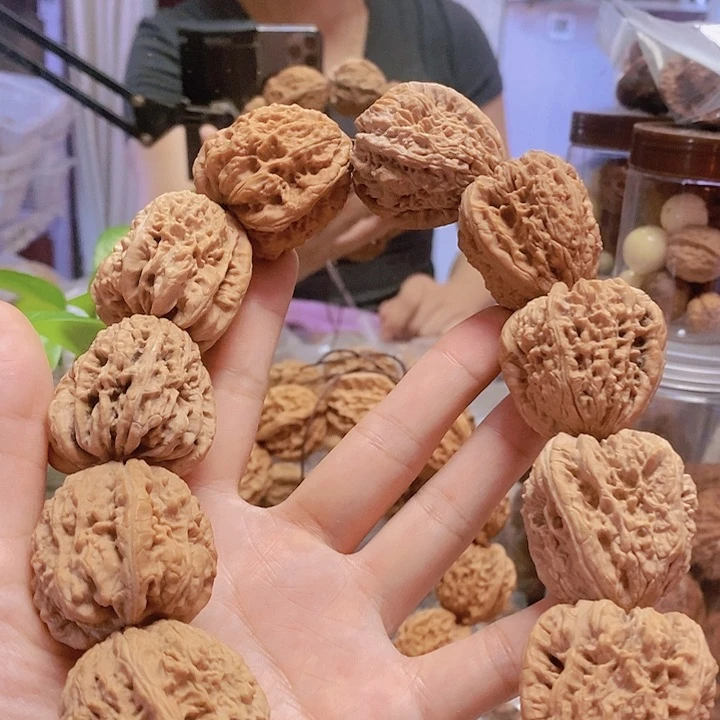 【闪购商品】文玩核桃把件36暴雪手持油