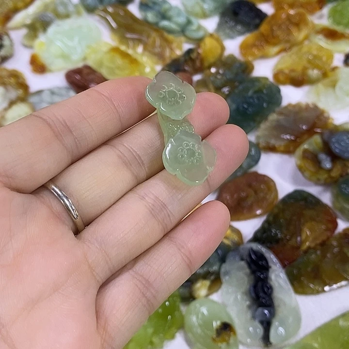 蛇纹石玉合金颈饰