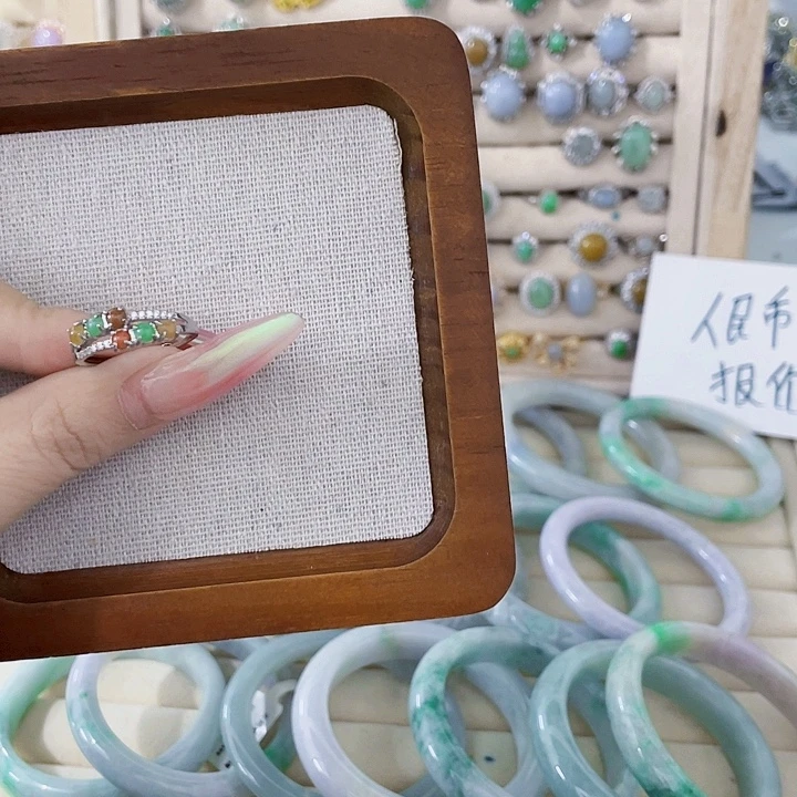 翡翠未镶嵌颈饰天然翡翠Ａ货