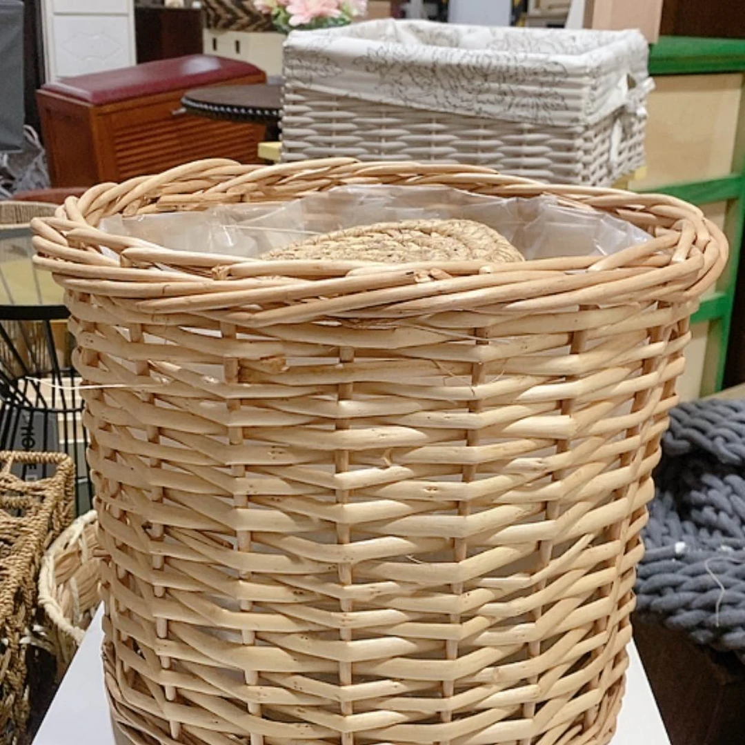 【闪购商品】塑料这是编号052