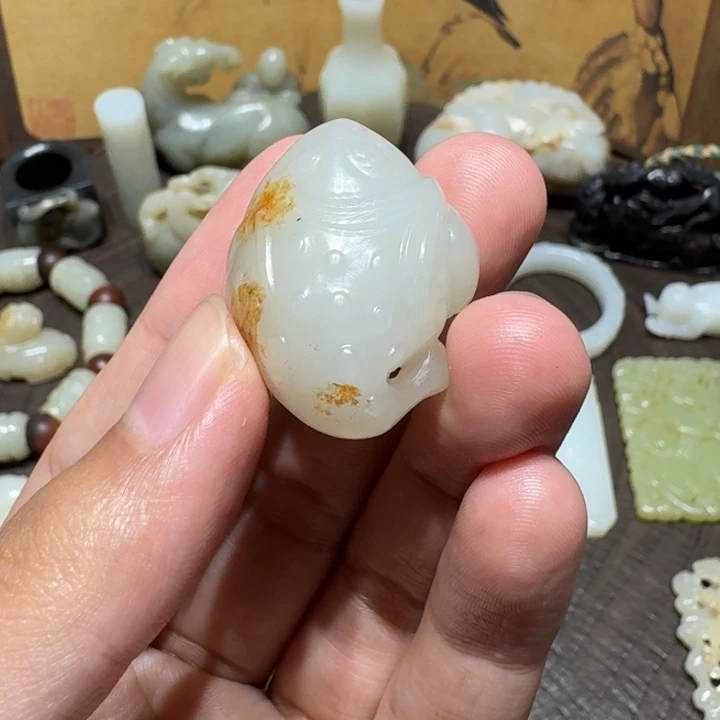 锦***鲤颈饰未镶嵌和田玉