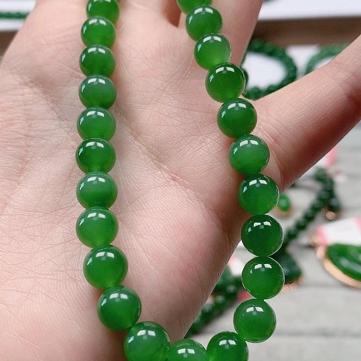 颈饰未镶嵌和田玉