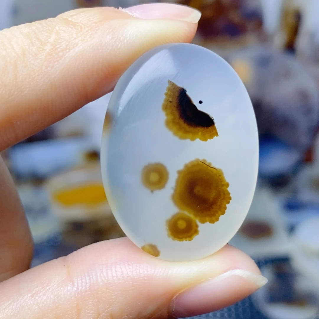 玛瑙/玉髓未镶嵌珠宝奇石