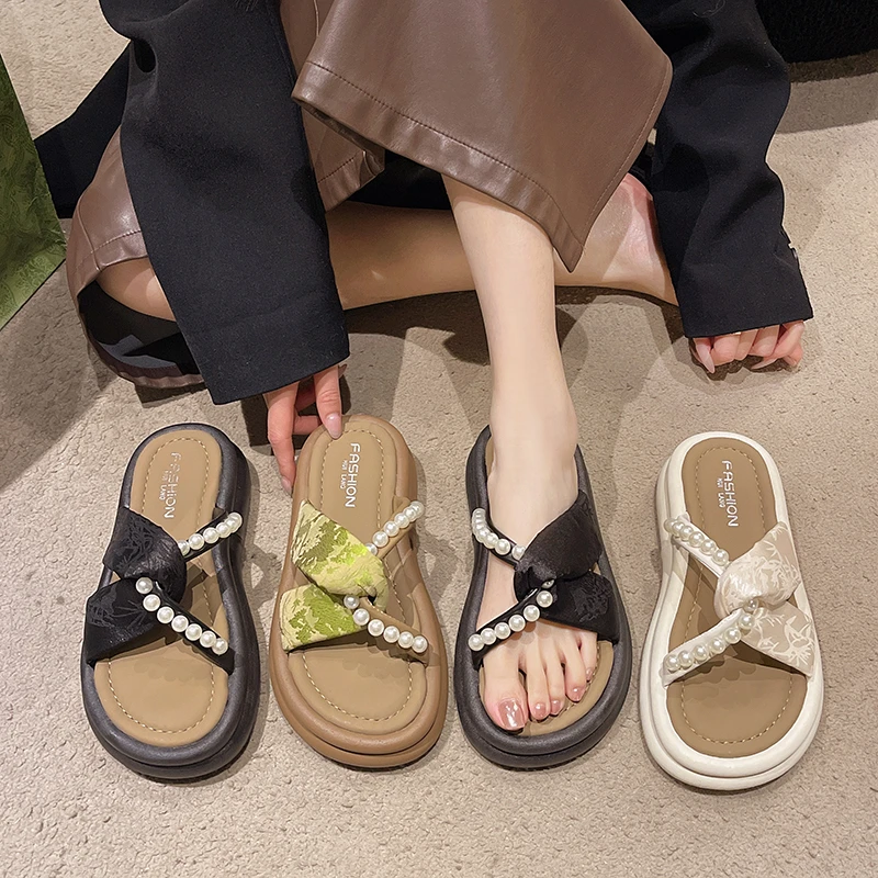 松糕厚底拖鞋女夏外穿2025新款复古刺绣百搭配裙子交叉带沙滩凉拖