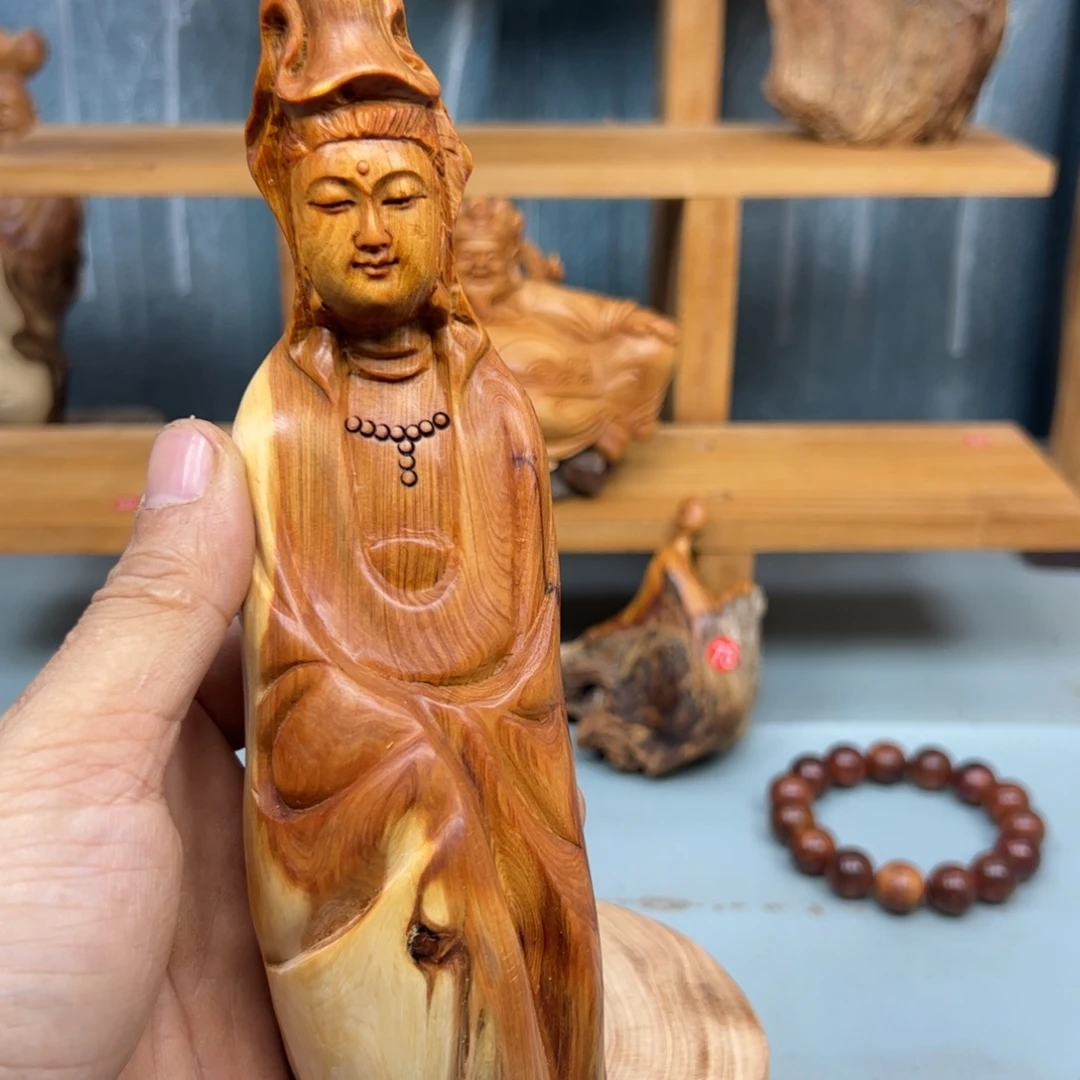 藏***虎木崖柏木摆件手把件