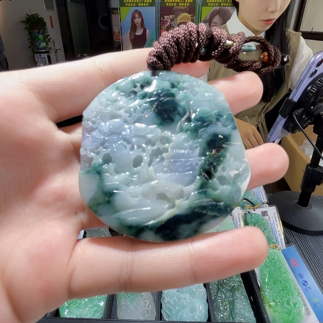 颈饰未镶嵌翡翠一