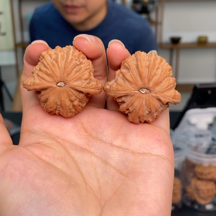 文玩核桃把件文玩核桃全品红皮磨盘