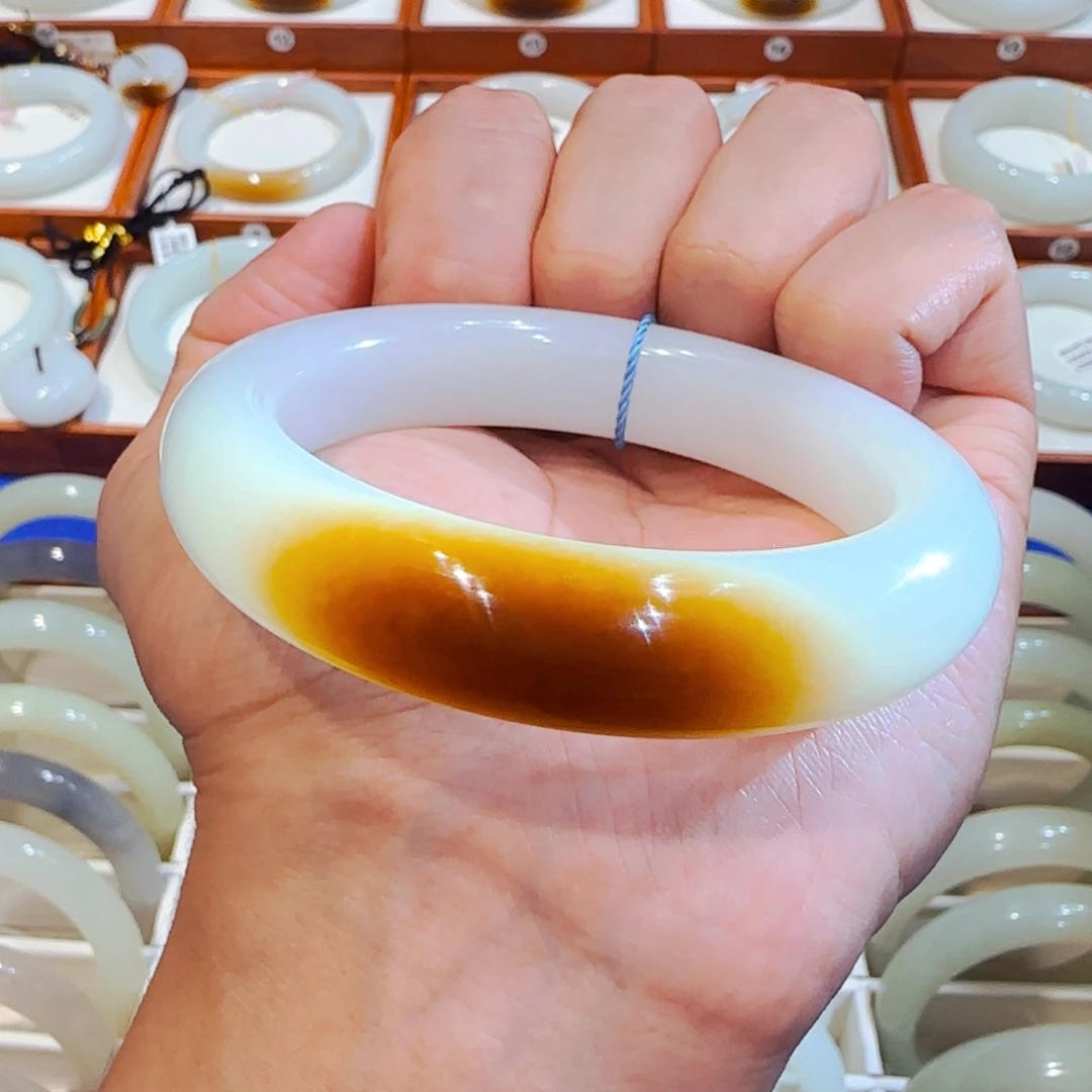 和田玉未镶嵌手镯且末一口老红糖56 57 58