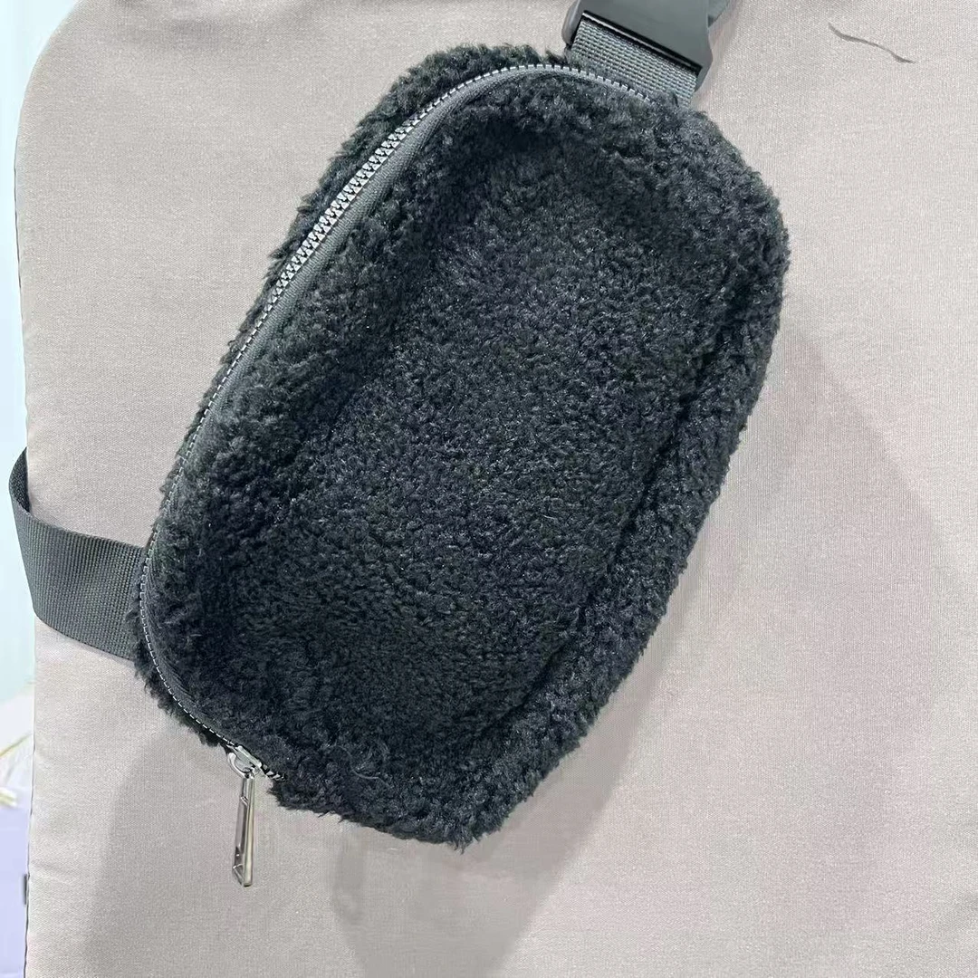 羊羔绒运动旅行便捷腰包斜挎胸包12105