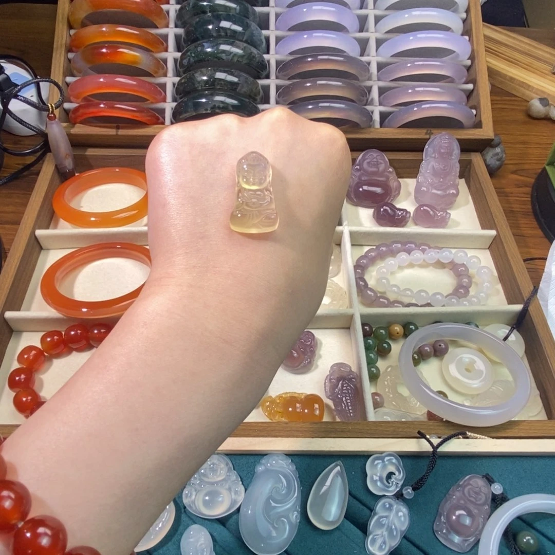 玛瑙/玉髓颈饰未镶嵌