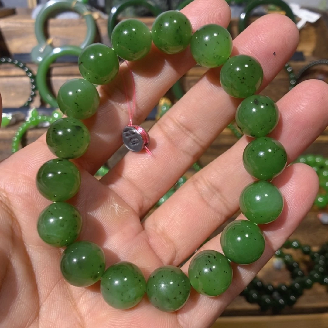 【闪购商品】吊坠(不含链)未镶嵌和田玉乌兰海冰底阳绿手串 12