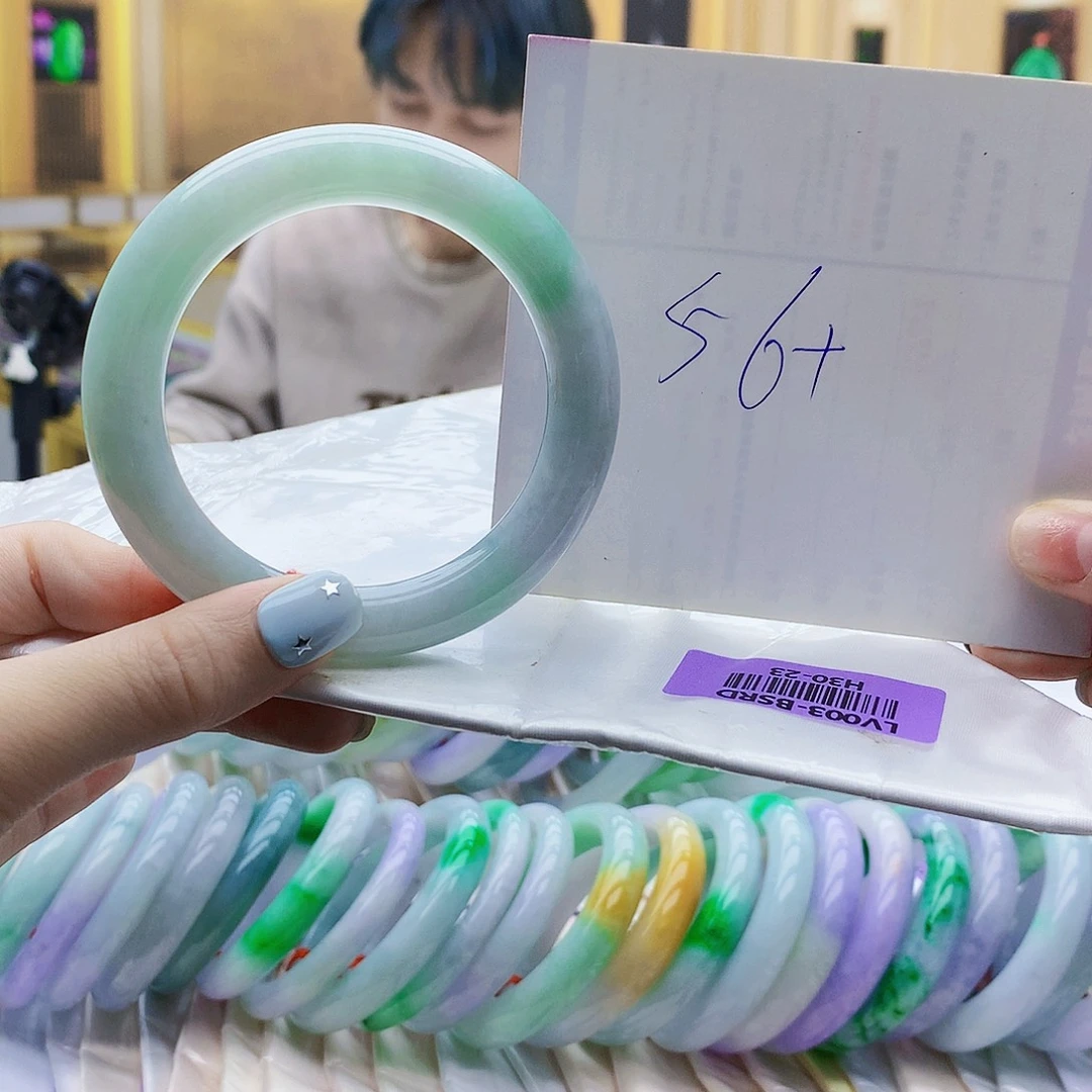 翡翠未镶嵌手镯bb