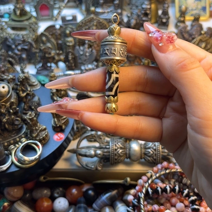 M***Y泥塑闪价漏价一件