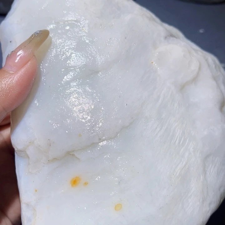 和田玉（糖玉）未镶嵌珠宝奇石