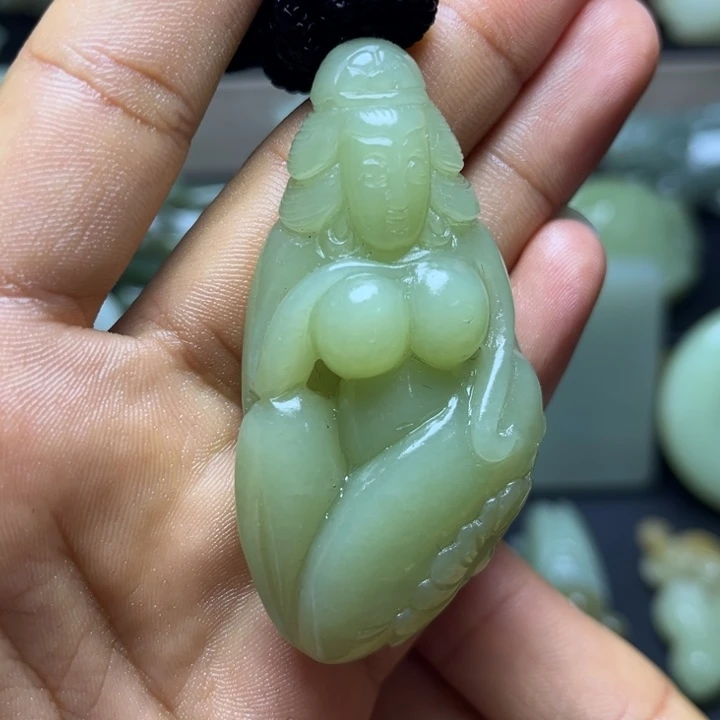 和田玉未镶嵌颈饰