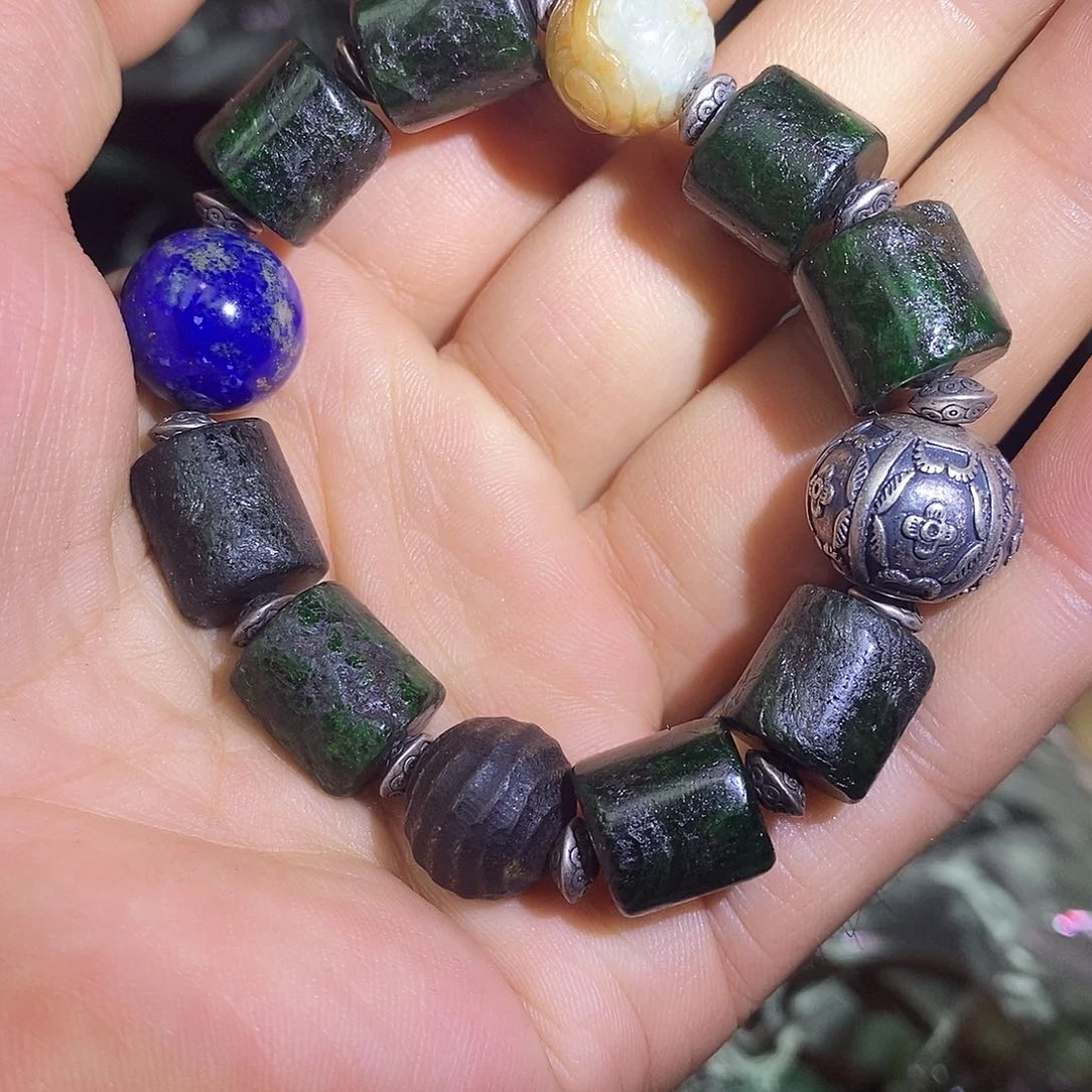 未镶嵌手链翡翠漂亮美眉