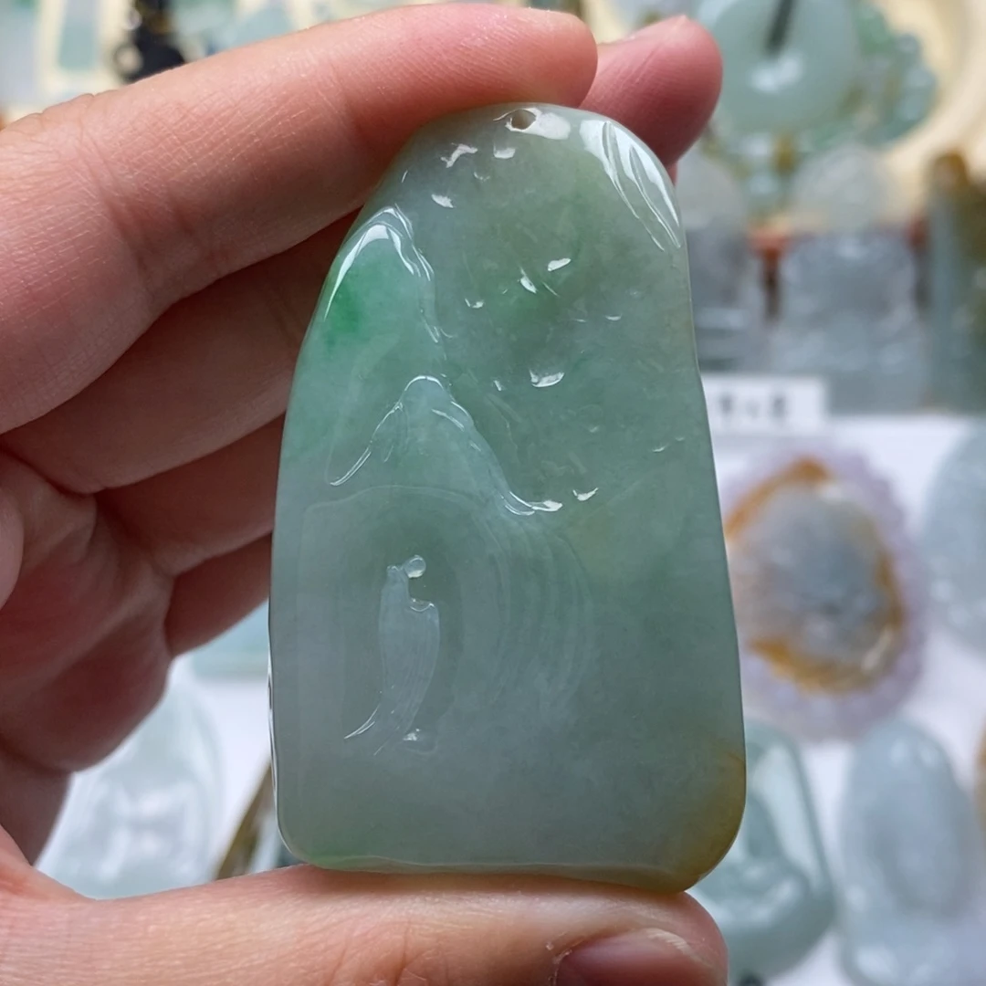 翡翠未镶嵌颈饰悟道