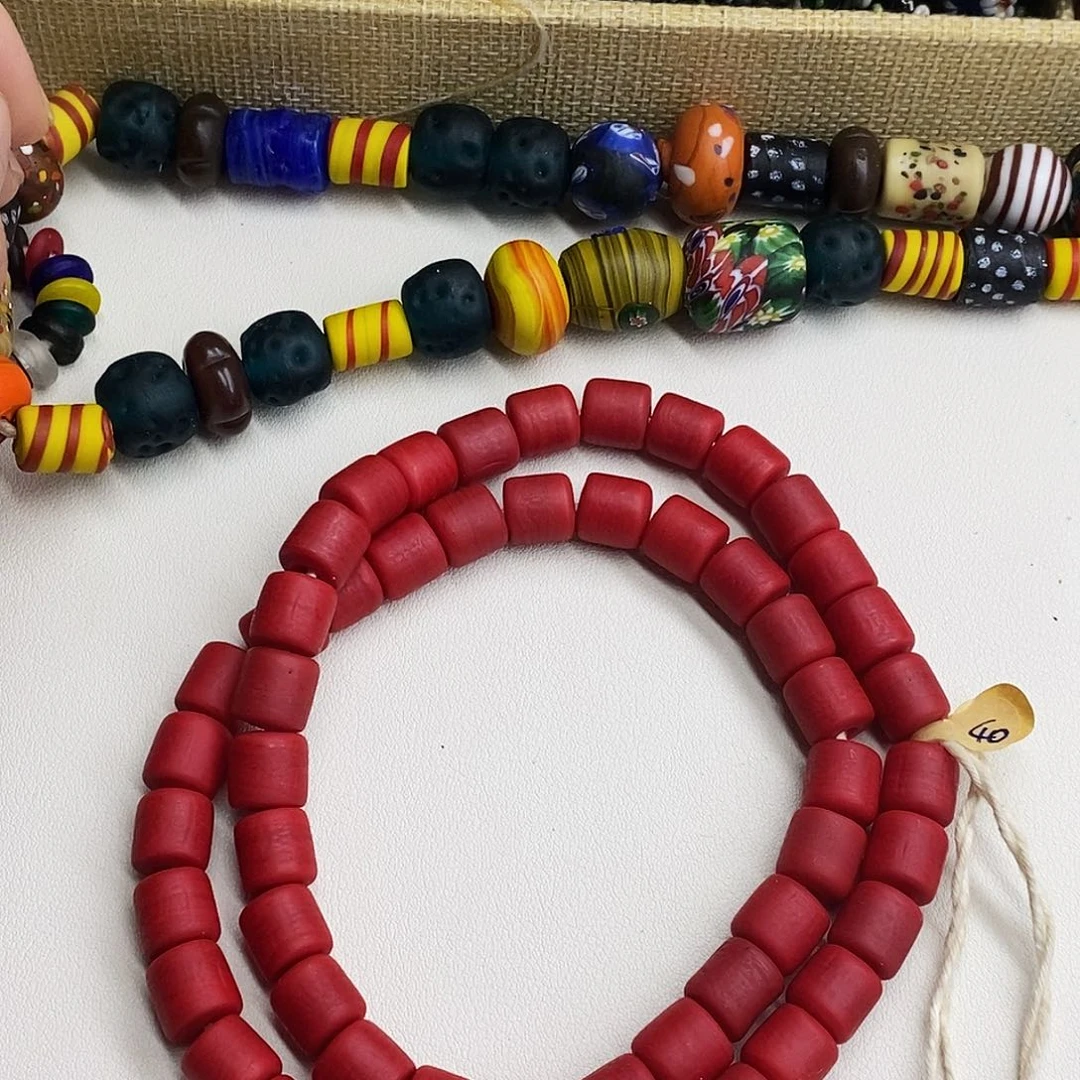 颈饰琉璃尼泊尔雪巴桶