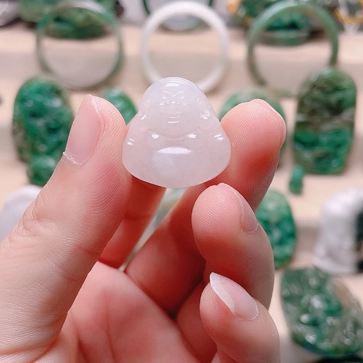 独山玉未镶嵌颈饰