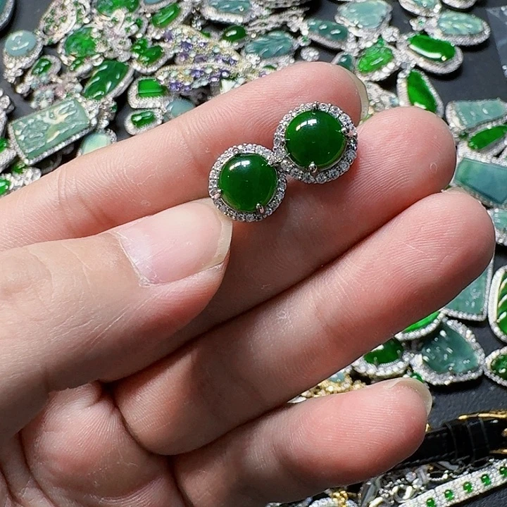 翡翠颈饰未镶嵌天然A货翡翠放漏