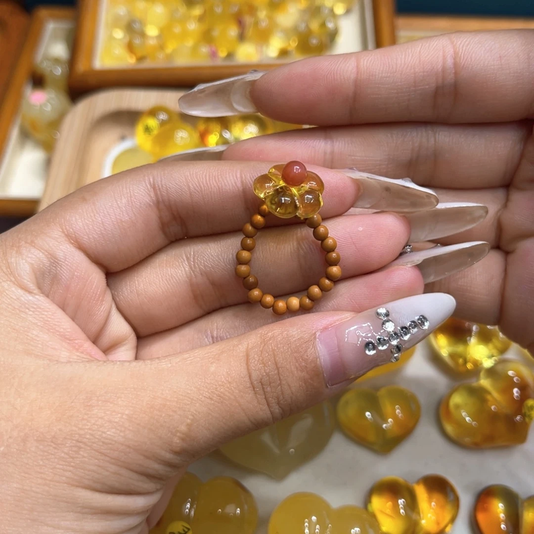 琥珀未镶嵌珠宝奇石
