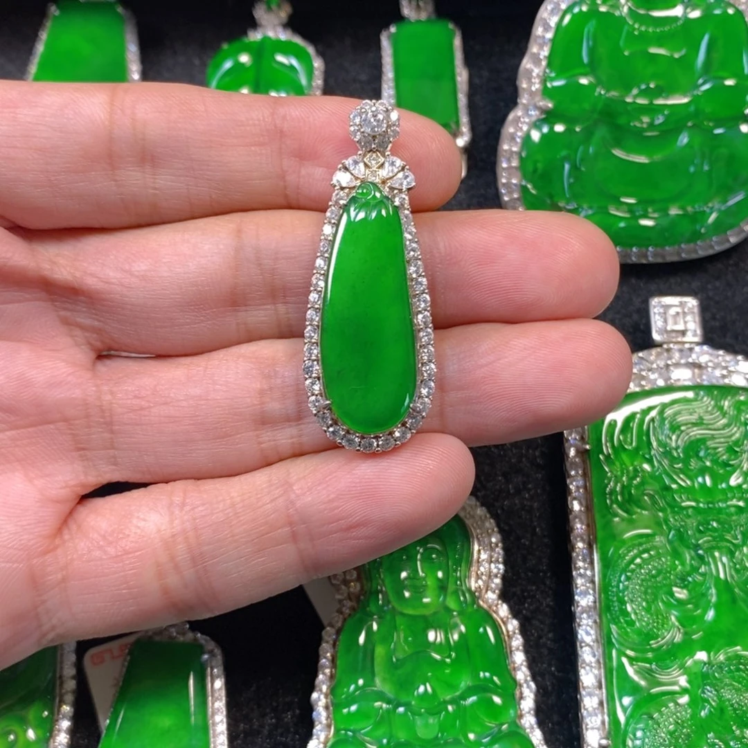 颈饰银S925镶嵌翡翠福瓜吊坠