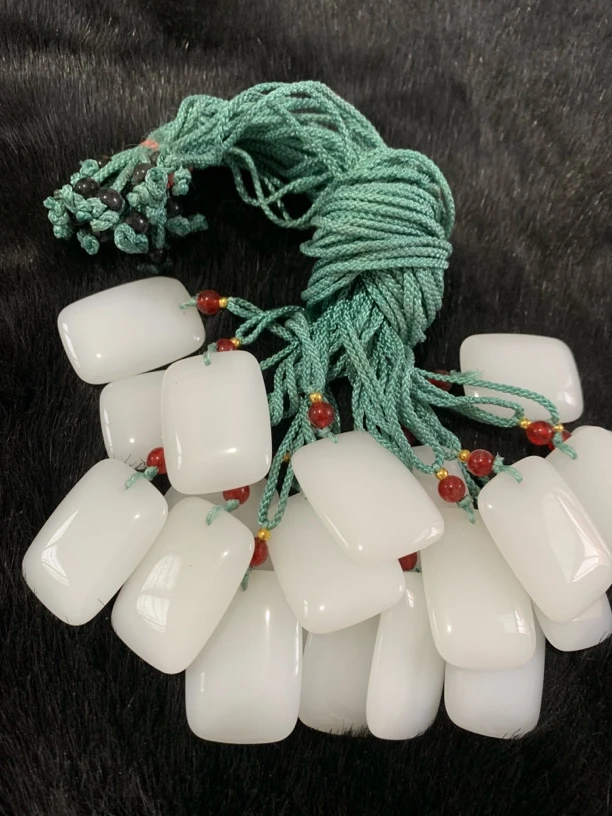 非金属皮质吊坠 平安无事牌一级白，随机发货