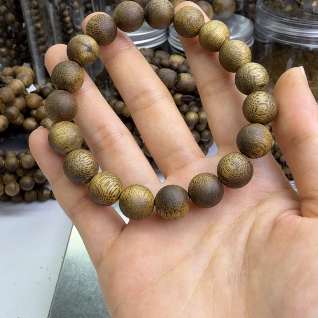 沉香碎屑沉香1.1规格的8克+